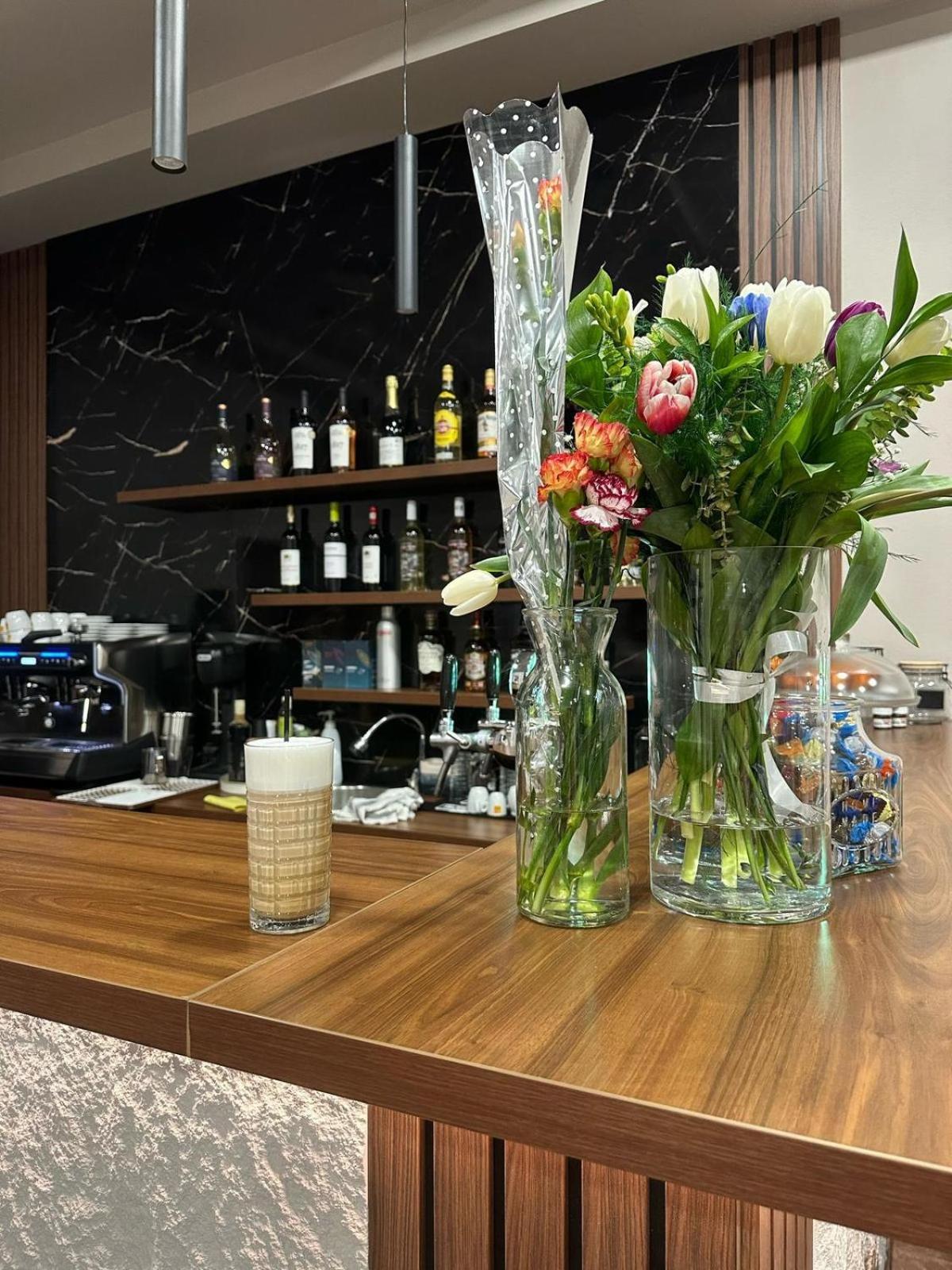卡拉法特 Coliseum酒店 外观 照片